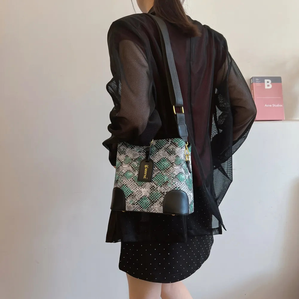 Snakeskin Print Crossbody Bag for Trendy Style