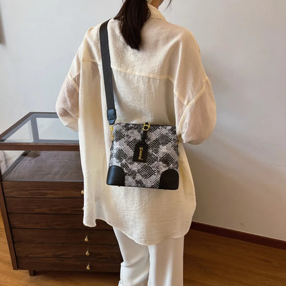 Snakeskin Print Crossbody Bag for Trendy Style