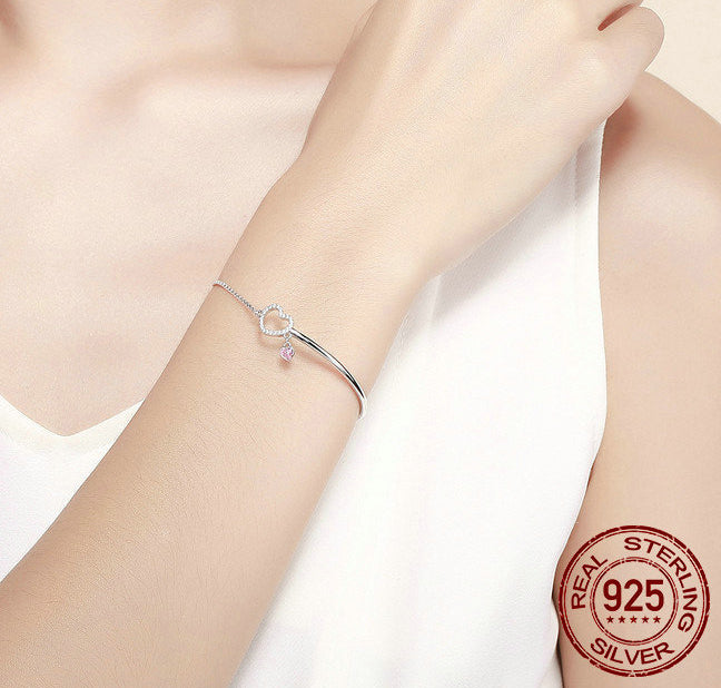 S925 Silver Bracelet -  Elegant Heart Shaped Design