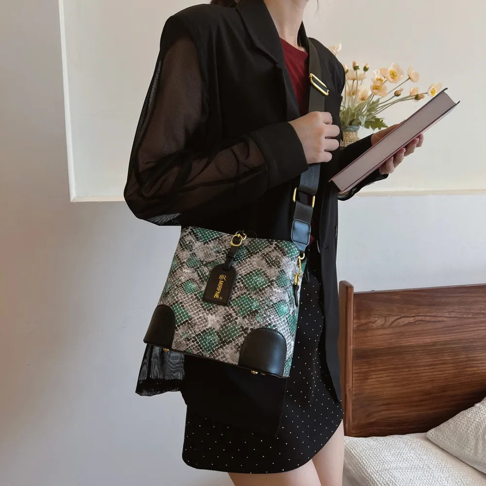 Snakeskin Print Crossbody Bag for Trendy Style