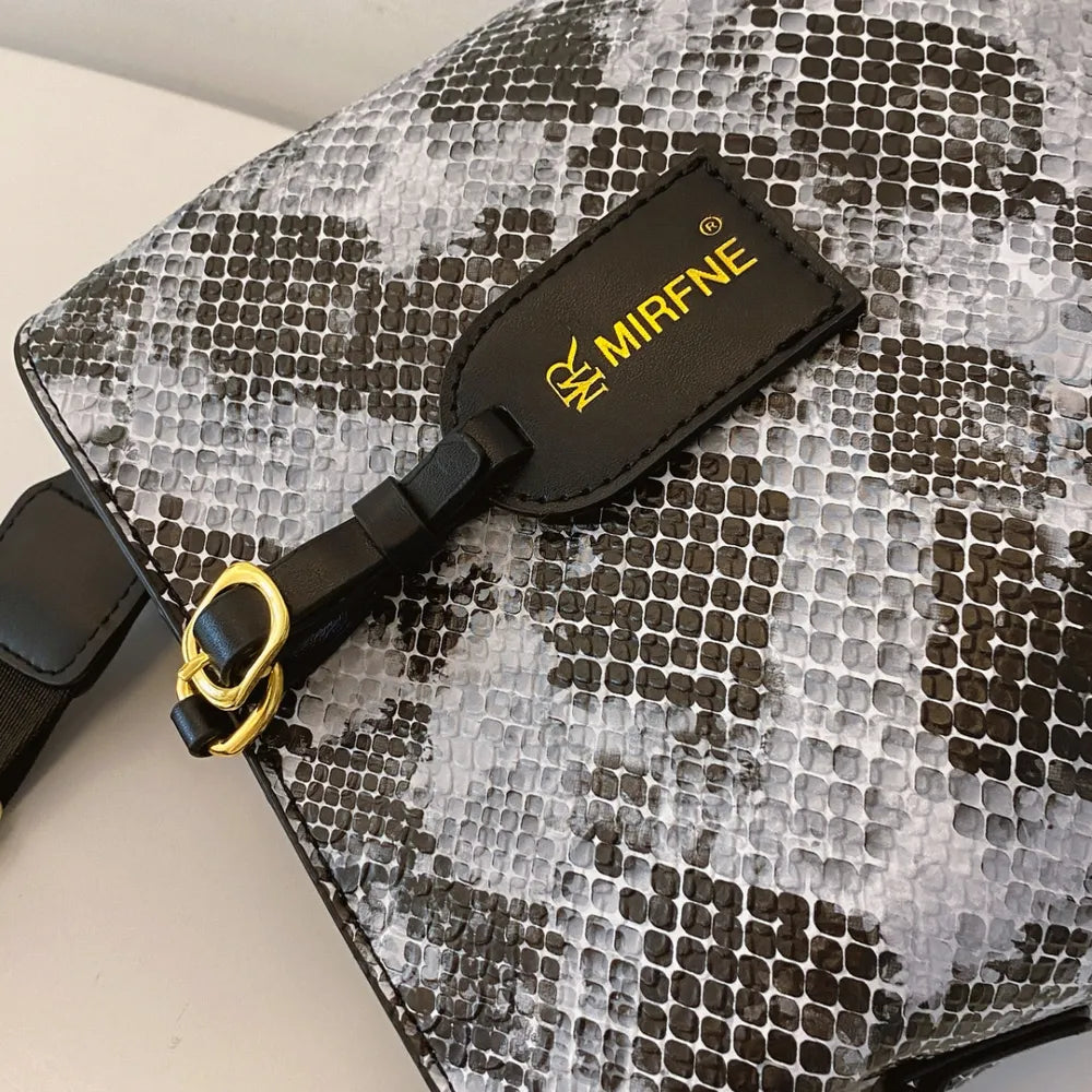 Snakeskin Print Crossbody Bag for Trendy Style