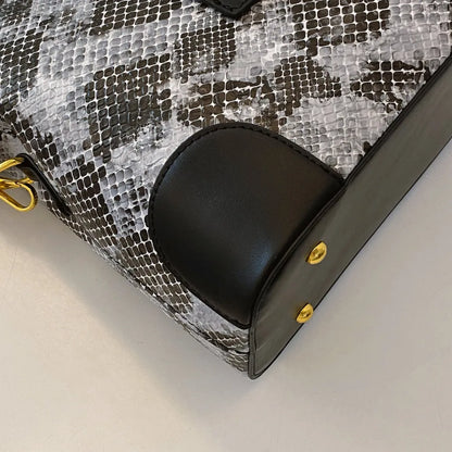 Snakeskin Print Crossbody Bag for Trendy Style