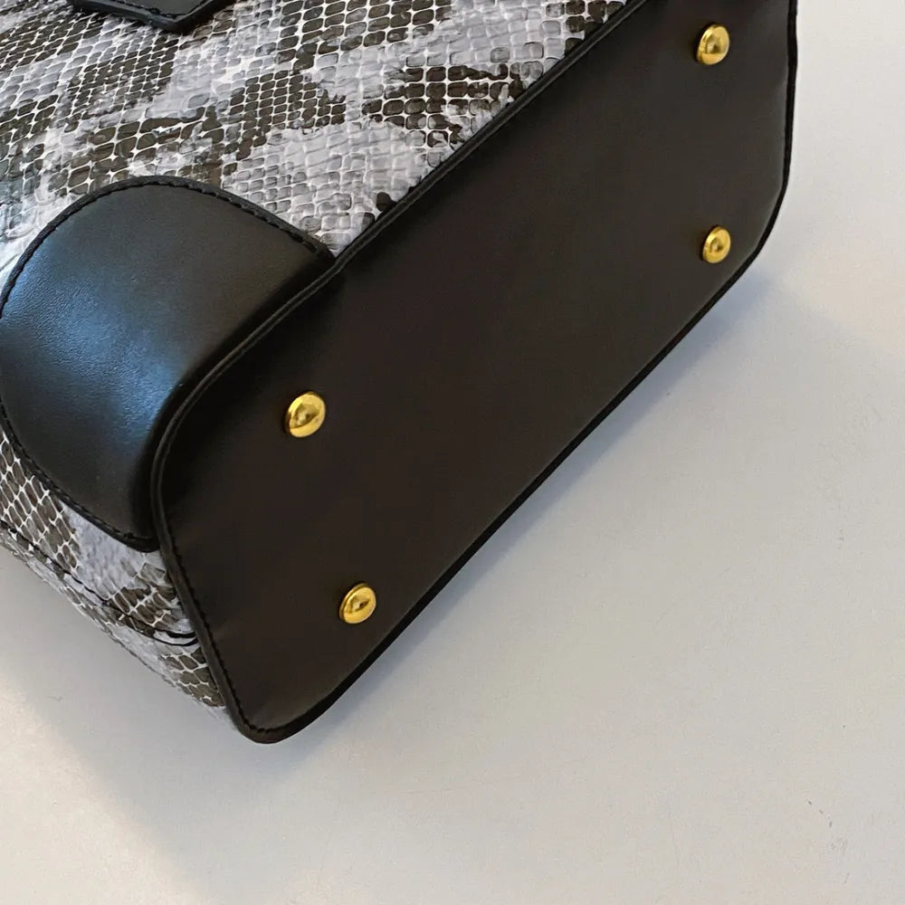 Snakeskin Print Crossbody Bag for Trendy Style